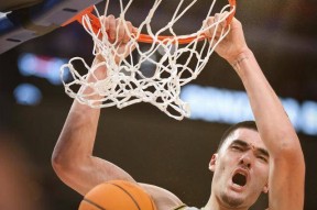 爱游戏体育-凯恩新星重要助攻表现突出，加拿大队前途光明！