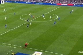 AYX-姆巴佩意外战胜切尔西，重返赛场引爆全场！观众掌声雷动的简单介绍