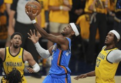 爱游戏-Doinb在独行侠比赛中比赛局势复杂，夺冠引发热议！